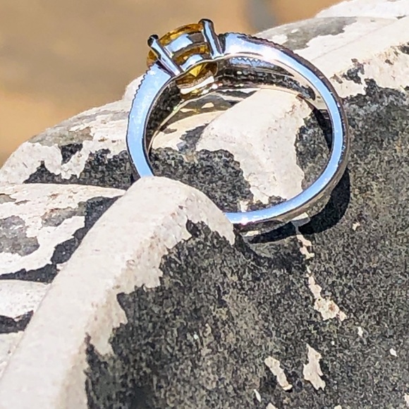 Vintage Citrine cocktail Rhinestone Ring size 6 - Picture 3 of 5